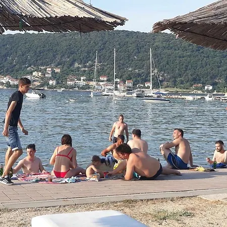 Premijer-rab 公寓 *