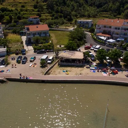 Premijer-rab Apartment